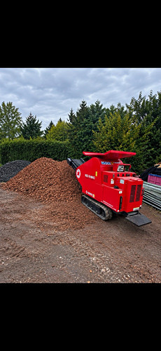 Crusher hire red rhino - crusher,